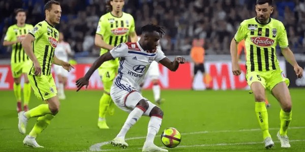 法甲焦点战：里昂主场剑指三分，布雷斯特客场难逃一败