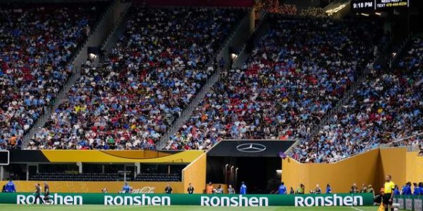 露出争冠獠牙！曼城11人大轮换仍6球大胜，两战全胜狂轰8球0失球