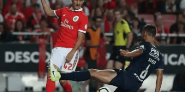 周三008欧冠：皇家马德里VS本菲卡 伯纳乌宿命对决，残阵防线VS反击奇兵