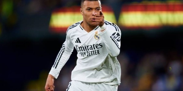 帮小熊化解矛盾，在更衣室发表讲话：连场进球的姆巴佩真成大哥了