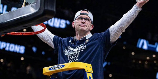 康大主帅赫尔利：父亲曾建议我接受湖人执教邀请