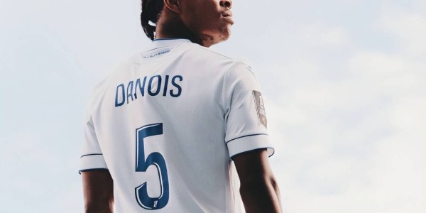 21岁法甲中场天才横空出世，6大欧洲豪强疯抢，1100万欧报价遭拒